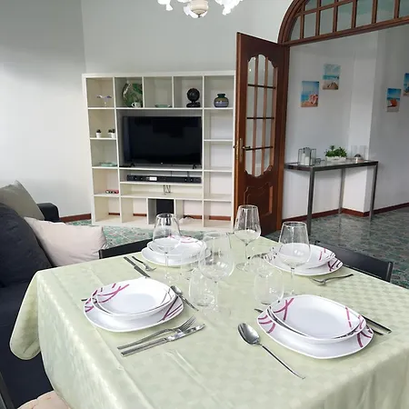 Appartamento Private Garage 5 Minutes' Walk To The